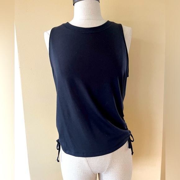 All Motion athletic tank with side ties - Picture 2 of 6